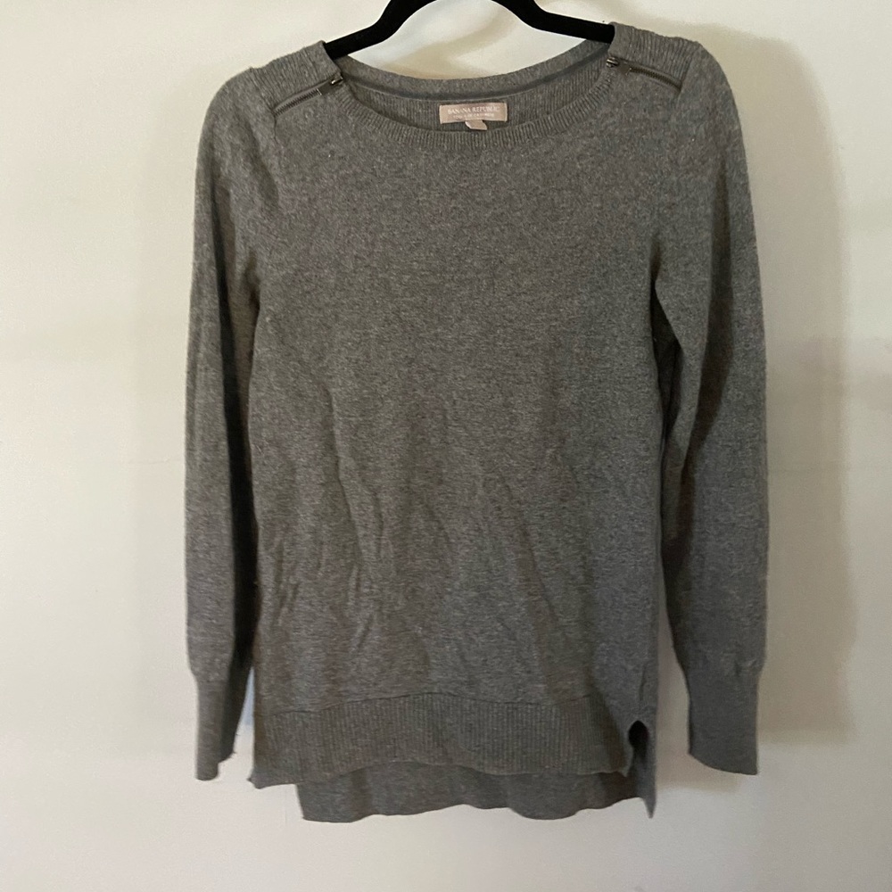 Banana Republic cashmere sweater M